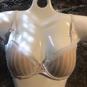Lightly lined convertible bra